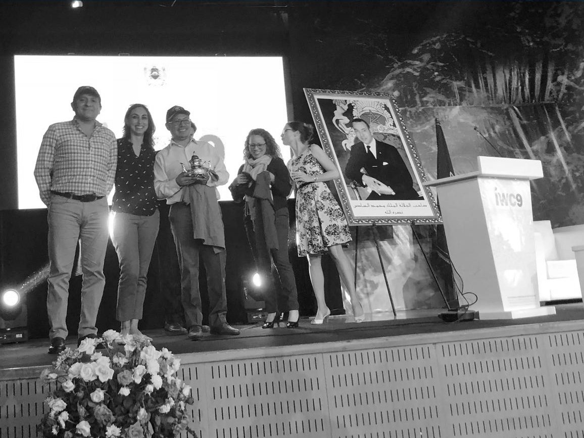 PNUDperu's tweet photo. ¡Ganamos el Film Festival #IWC9!
Las historias de Jose, Karen, Santiago y Erika, pescadores de 🇵🇪 y 🇨🇴 cautivaron a representantes de todo el 🌎 x sus esfuerzos x conservar los océanos y lograr una pesca sostenible. Ganamos el 1er puesto junto a Costa Rica https://t.co/WV2CMB86MP https://t.co/2OhVi4KU4r