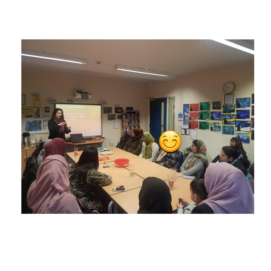 siemaiqbal's tweet image. Spent the morning talking #depression and #Mentalhealth to mums ( @CHAI_Project run by @NajmaKhalid1) at  Broadfield Primary School as part of my voluntary work with @askdoc1 (Chair @enamhaque31). 

Of course it was in Manc Urdu and there was a selfie!
#MentalHealthMatters