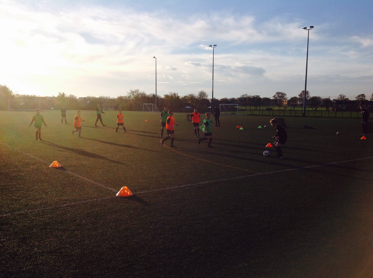 SSFCacademy's tweet image. A crisp morning for Futures Academy training this morning 🌤 What better way to start your school day?! ⚽️

Boys on fire at the moment with everyone pushing their own personal boundaries. #ChangeTheGame

@MortimerCC 🤝 @SouthShieldsFC #TowardsABrighterFuture