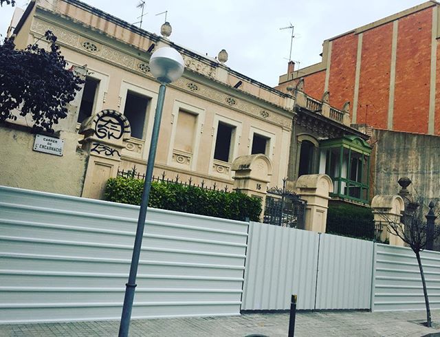 elteatremes's tweet photo. Fase de demolició... https://t.co/K5rWrYaoqy https://t.co/rOoDt54Br3