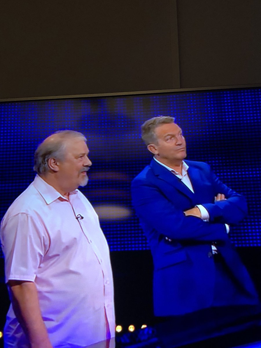 How the fuck has this guy made it on national tv 😂😂