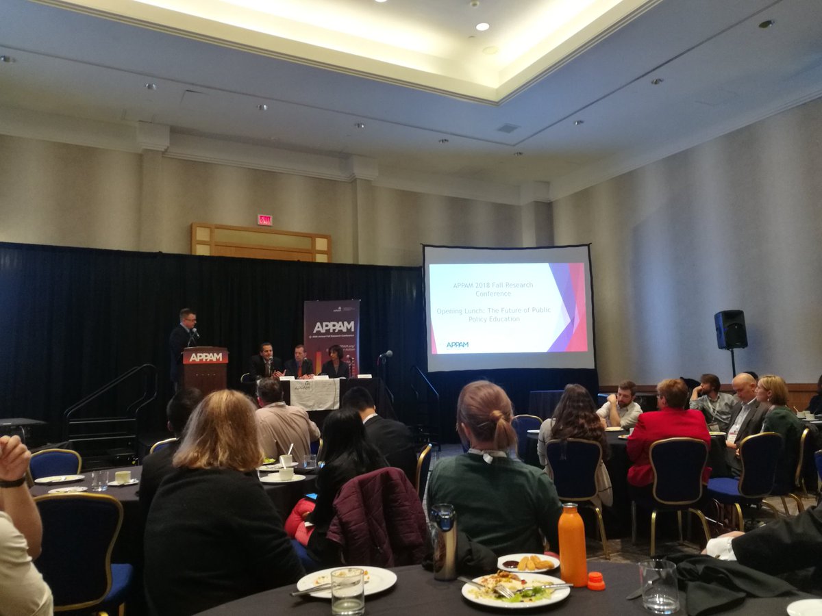 samspil's tweet image. Debat mellem ledere af Public Policy Schools på Harvard, Princeton og Michigan: Hvordan kan universiteter og andre vidensinstitutioner ruste sig til at tider med anti-fakta og anti-evidens politik? COPS @samspil på APPAM konference i Washington DC #dkpol