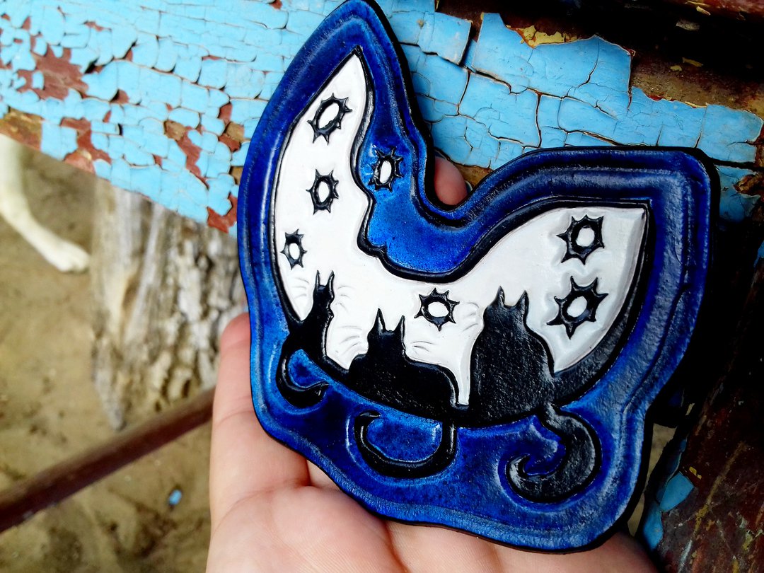 LeatherHedgehog's tweet photo. Space cats 😏
#leather_hedgehog #leathergift #leathercarvings #leather #leatherpatches #patch #carving #cat #moon #catinmoon #space #leatherspace #giftideas #gift #etsyshop #etsysale #star #accessories #patch #blue #white #moonpatch #customleatherpatch… https://t.co/bDoLLxW4eU https://t.co/TLbEjMBkMj
