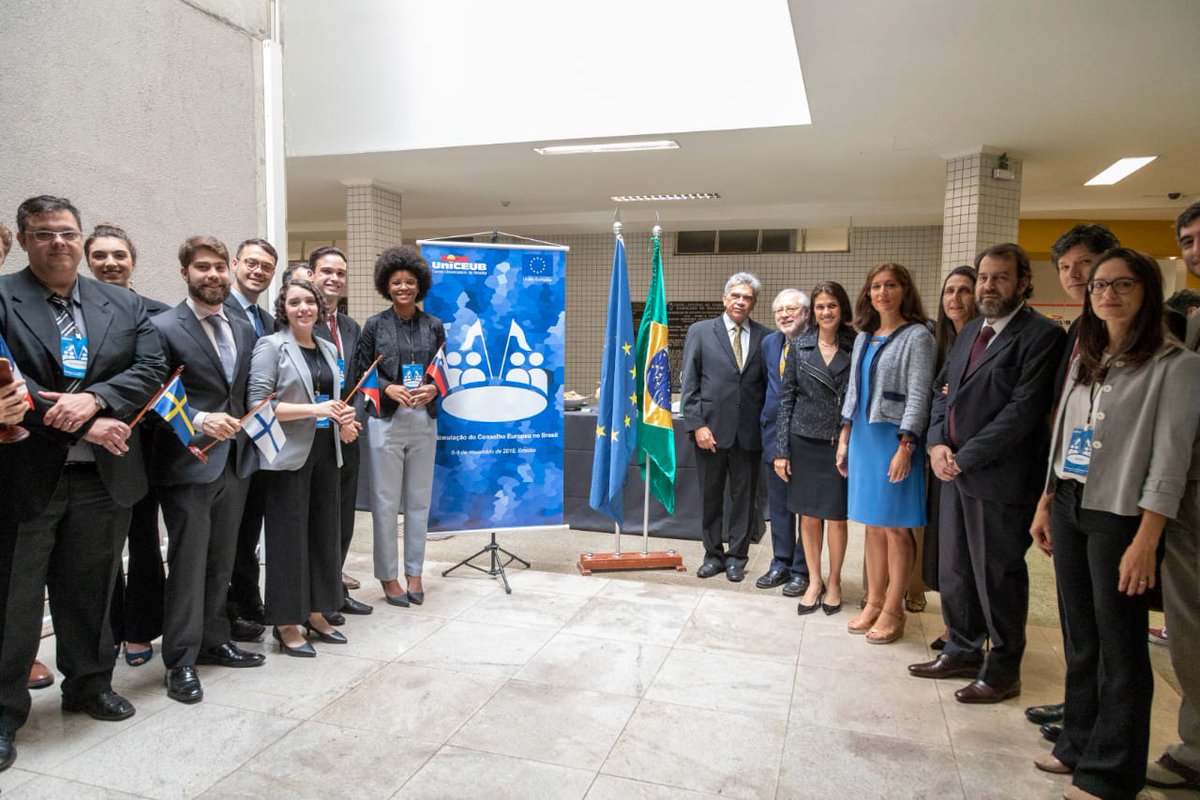 UEnoBrasil's tweet image. A #UE organizou pela primeira vez no Brasil uma simulação do Conselho Europeu. Uma parceria com o @UniCEUB_Oficial, que contou com a participação de 12 universidades de todo o Brasil. Obrigada aos 60 estudantes e 14 professores pelo interesse demonstrado neste desafio! #ModelEU