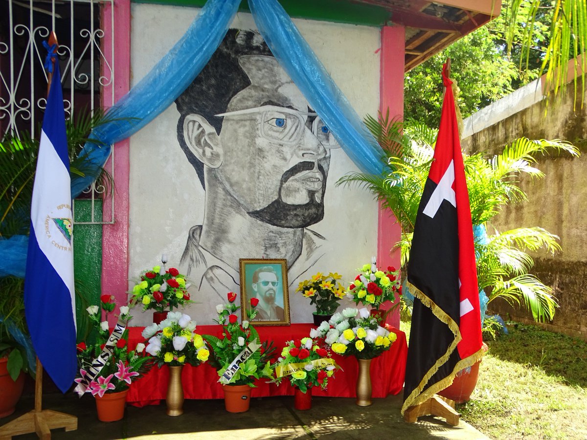 AlcaldiadeSanM2's tweet photo. #NoviembreVamosAdelante
San Miguelito e Instituciones, rinde homenaje al Padre de la Revolución Sandinista, Comandante Carlos Fonseca Amador, a 42 años de su tránsito a la inmortalidad #UnaFlorParaCarlos https://t.co/Z0P32tN3aH