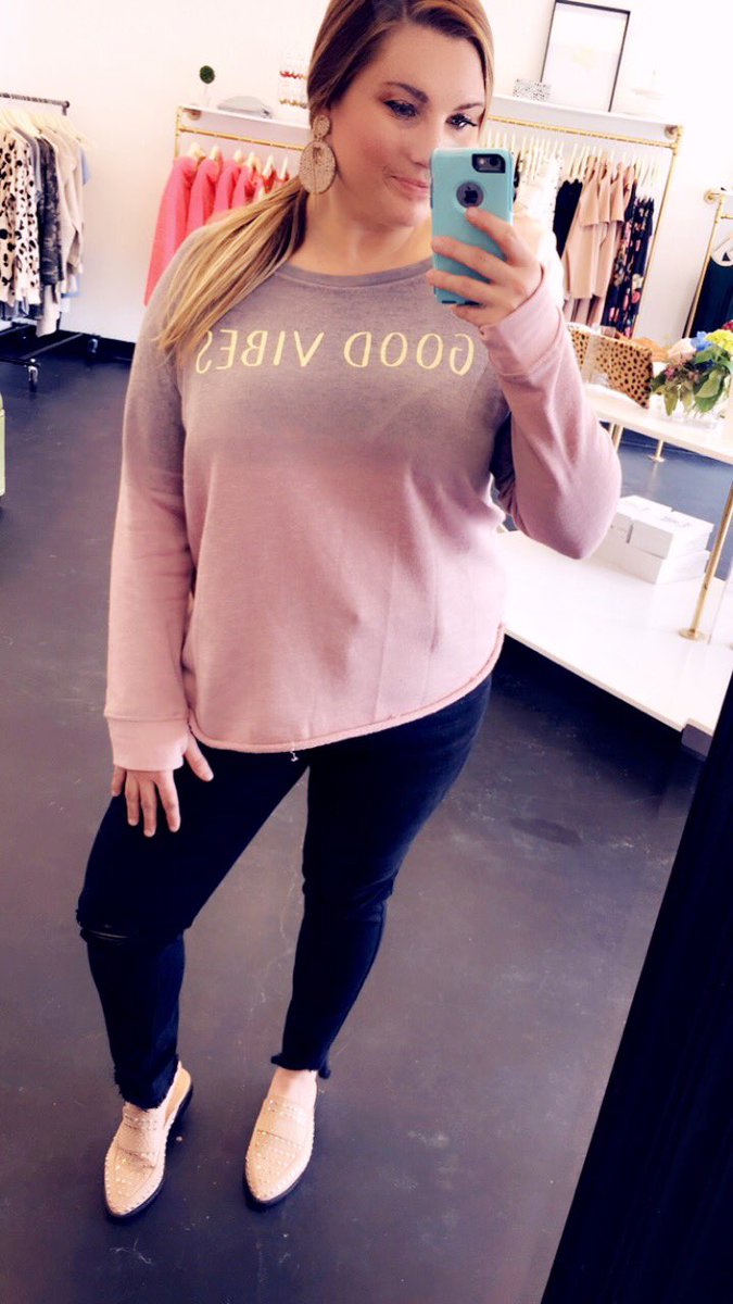 RoadsideRunway's tweet photo. Nothing but good vibes over here at Roadside Runway ✨✌🏼 
Only a few sizes left of this comfy sweatshirt that can be dressed up or down! 💓
#roadsiderunway #roadsiderunwayboutique #shoplocal #shoplocalstl #goodvibes https://t.co/yD5X30AjHR