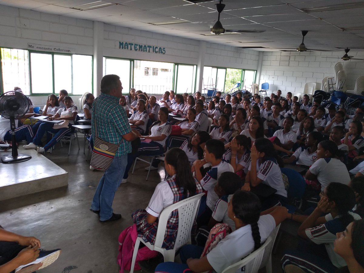 AMBIE6_SENACFMA's tweet photo. Fortalecimiento del programa ASEM @cfma desde la IE Bijao grado 9° socializando nueva oferta gran motivación de los estudiantes y administrativos. Que buena acogida a nuestro CFMA. @SBDIR_SENACFMA @CformaSenacfma @CoordAcad_CFMA https://t.co/WDATz2gr8g