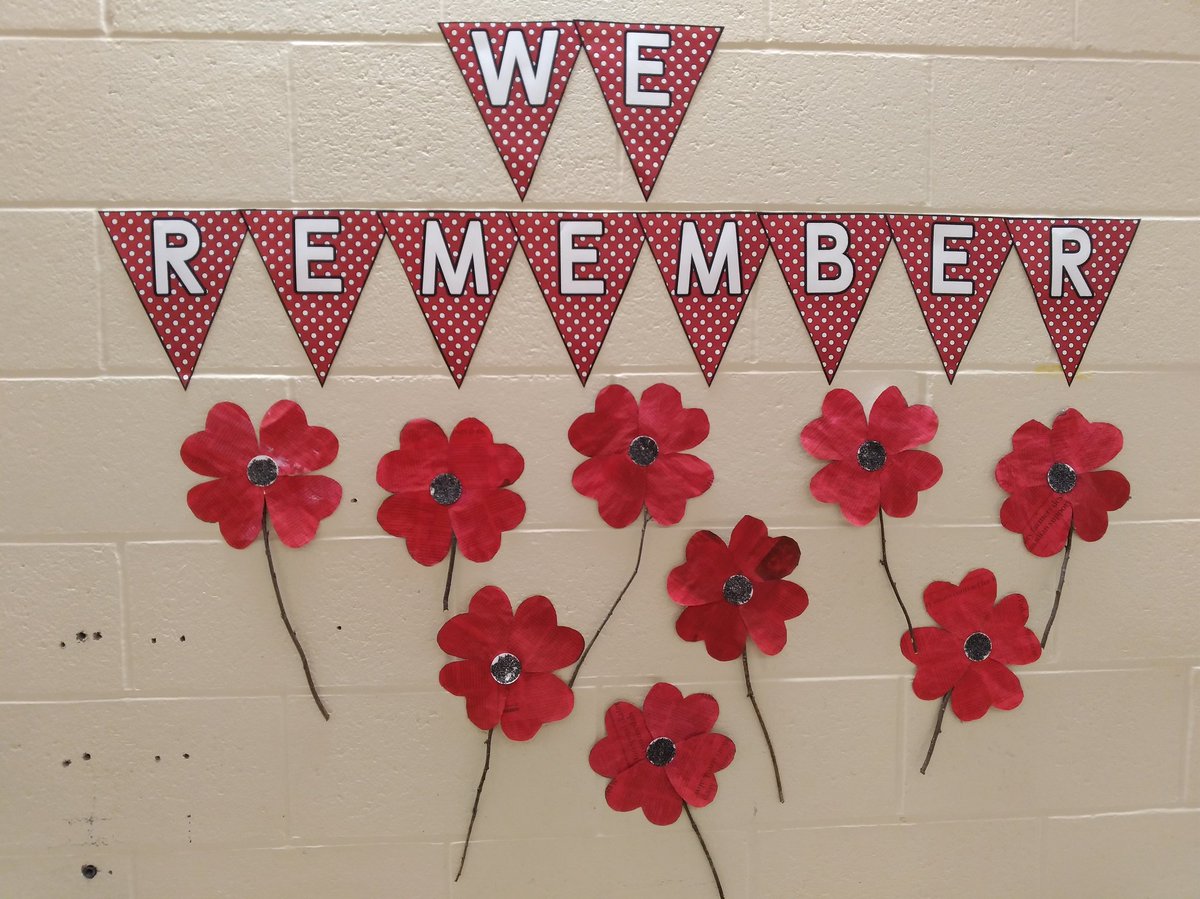 met_school's tweet photo. Grade 3 &amp; 4 Remembrance Day craft https://t.co/a8G3qscMhr