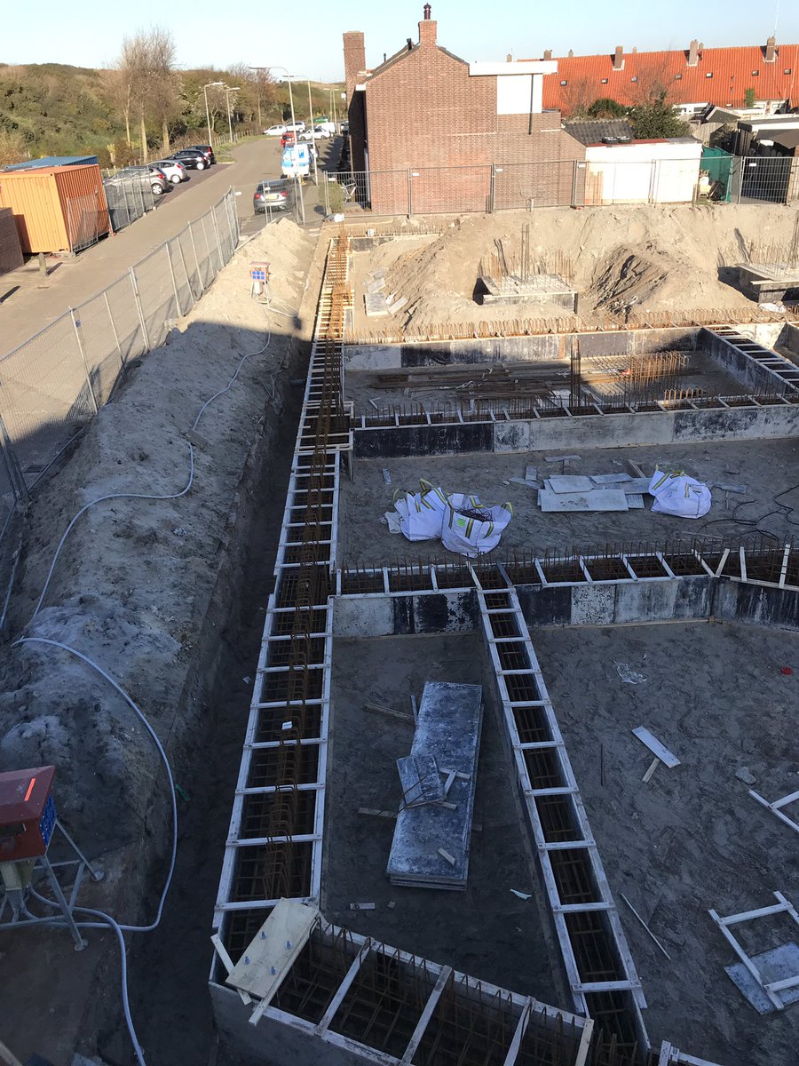 RensDries's tweet photo. @weboma laatste puntjes op de i. Morgen om 7u gaat de beton voor de fundering erin. #deadmiraal Ter Heijde https://t.co/RWwUHJpKK4