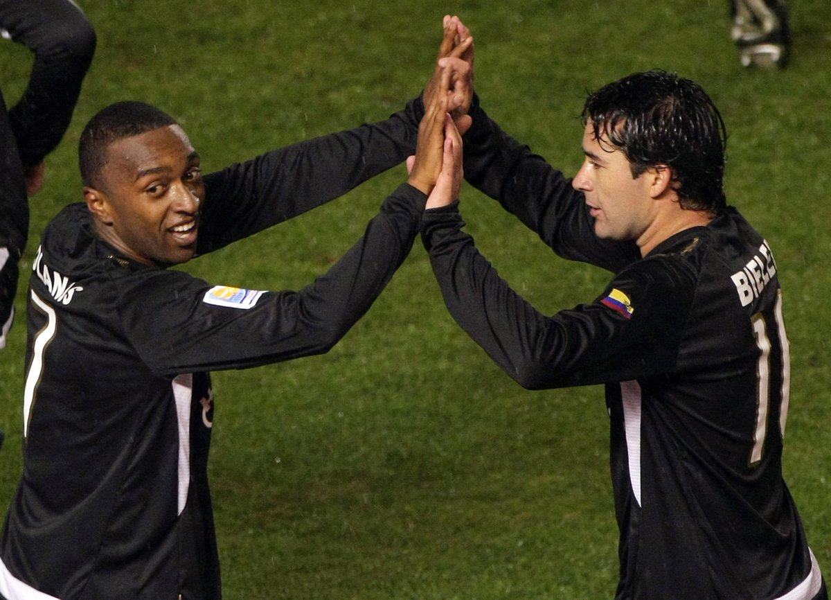 FIFAcom's tweet photo. 🇪🇨🇪🇨🇪🇨
When @LDU_Oficial became the first Ecuadorian team to grace the #ClubWC in 2008 #TBT

Their story, as told by the Class of 2008 🗣️
🎥👉 https://t.co/L4tnYLD4QH https://t.co/QRzq0zq5Df