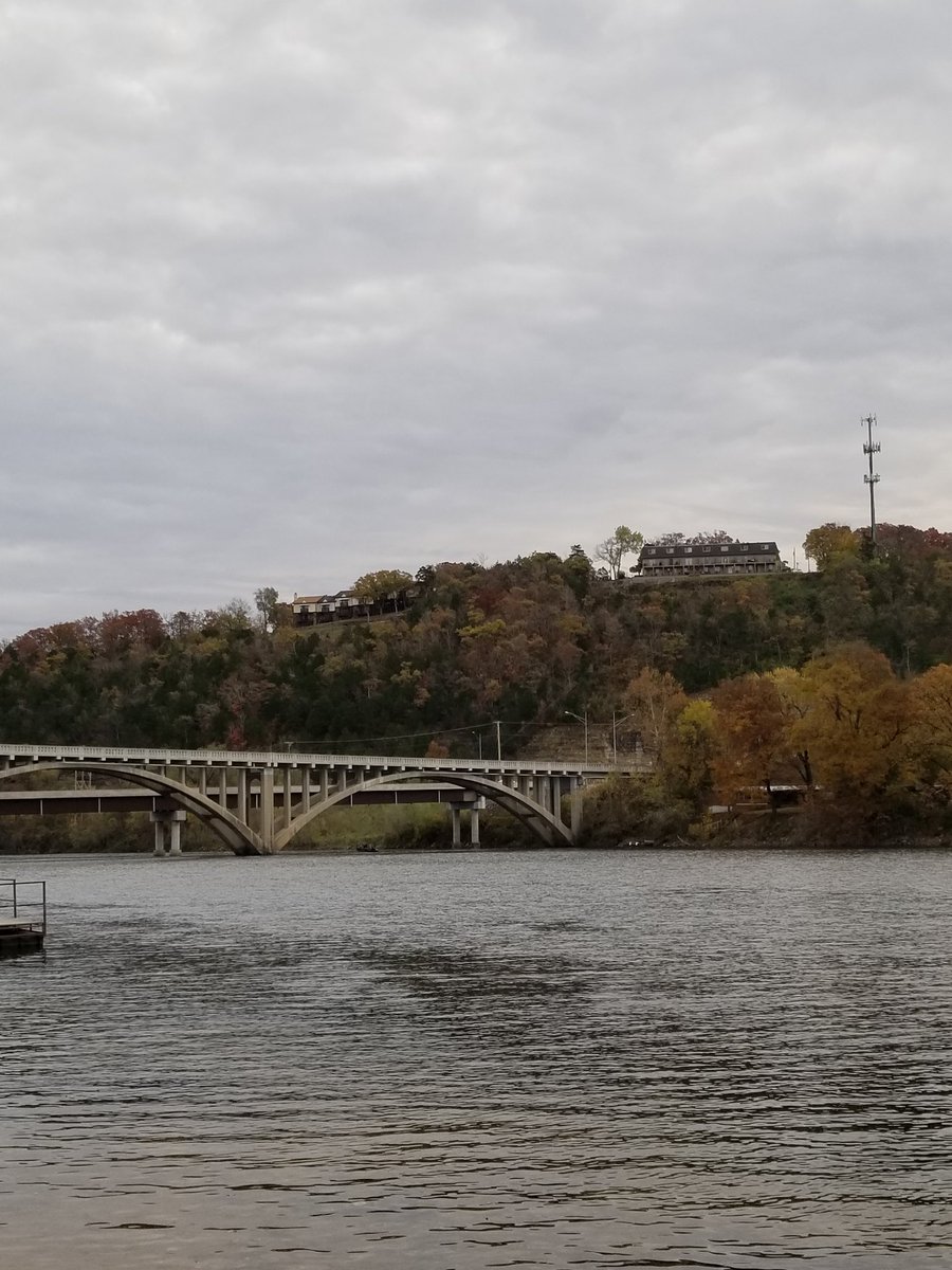 Landerson313's tweet image. Starting off #MCCA18 with a run in beautiful Branson, also have to keep up with @ECS_Anderson with the work trip runs #midwestisbest #higheredpolicy