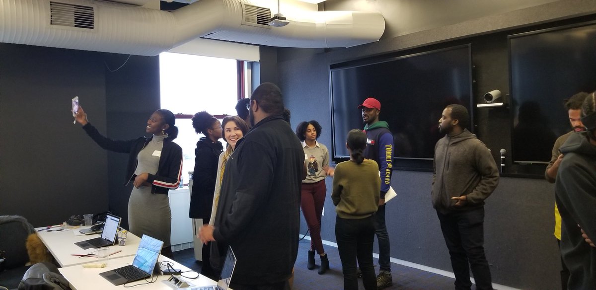 MoeTechtainment's tweet photo. Thanks to #LinkedIn for the awesome #RockiT session.
#CodeSquad now has a new perspective on how to brand yourself in the entrepreneurial /work force.

Thanks Krystal for sharing some tips and greatness 💙 &amp; to Greg, MAC &amp; Joe &amp; for “Connecting the worlds professionals” https://t.co/psJt90SqLE