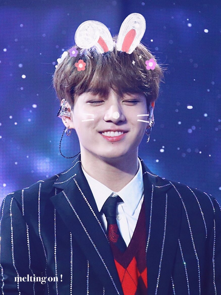 kookpiics's tweet photo. my little bunny 🐰💛 #JUNGKOOK #전정국 #정국 @BTS_twt https://t.co/hkvipGpNdA