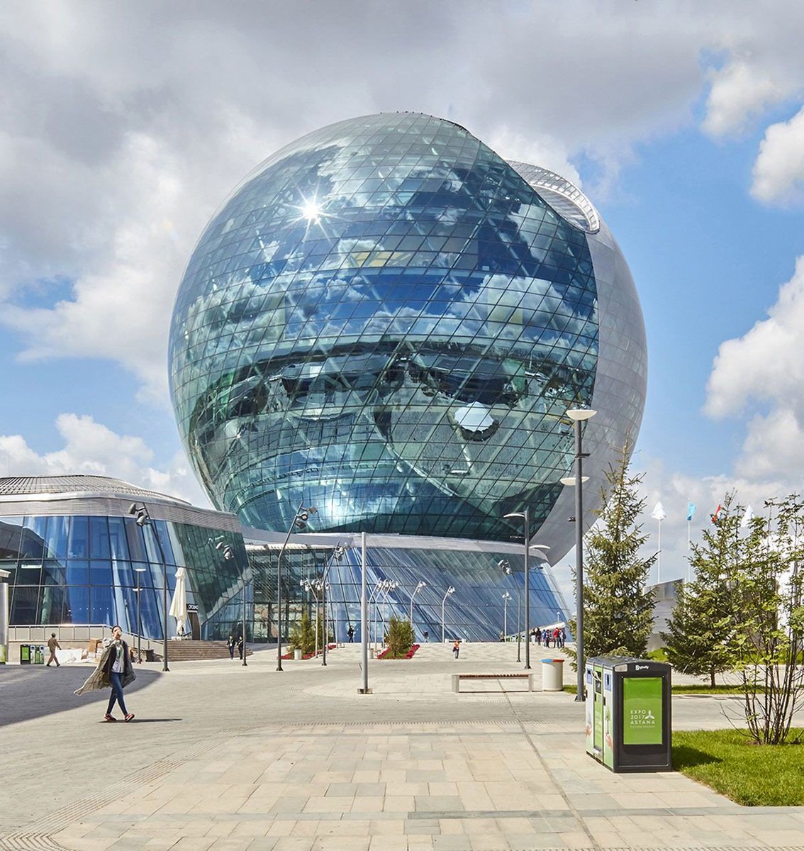 IC_MCR's tweet photo. Heavenly, harmless or hanging? #StyleLabMCR vote! Give us your opinion in an emoji, brief review or score out of 0 hell to 10 heaven.
Does this globe spherically, transcend the style lyrically, or is it spun out most horribly?
https://t.co/bkZUwywlEb https://t.co/v2yeQ38rCP