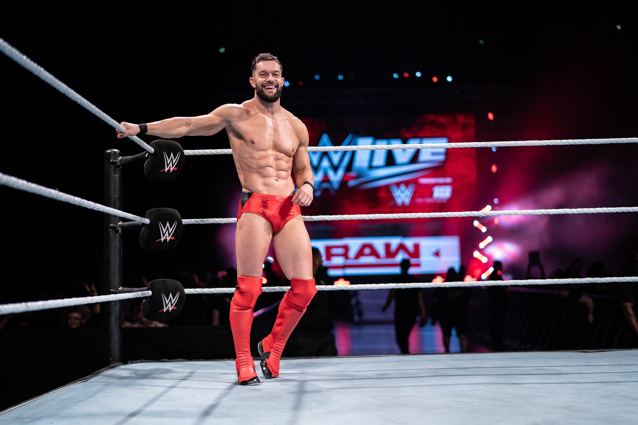 DrfGLzwXQAA4R5E.jpg:large