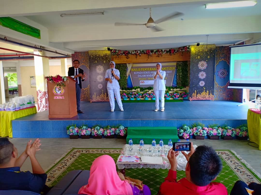 drfaizibrahim's tweet photo. Alhamdulillah dapat bagi ceramah berkaitan #hfmd di SK Taman Damansara Alif. Terima kasih @jpnjohormedia kerana memanggil kami dari @jknjohor dan @pkdjb untuk turut sama dalam majlis ini. https://t.co/pddHjd5g5N