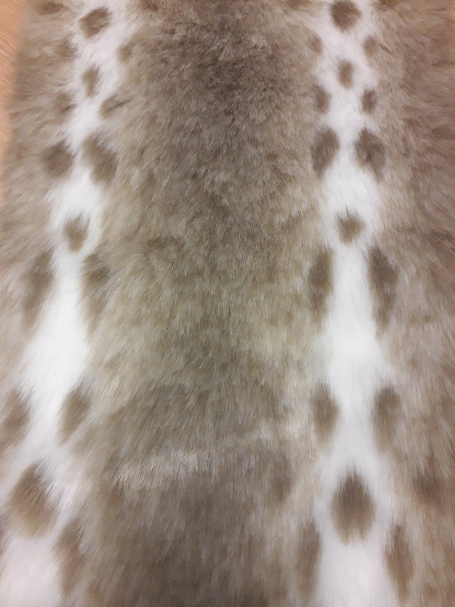 Wrap up warm this winter with our luxuriously soft LYNX FAUX FUR.
Width: 150 - 155 cm
We ship worldwide ✈
#fabric #fauxfur #lynx #luxurious #soft #fashion #clothing #homefurnishings #accessories #textiles #trend #winterwarmth #keepwarm #winterfashion #denholme #denholmevelvets