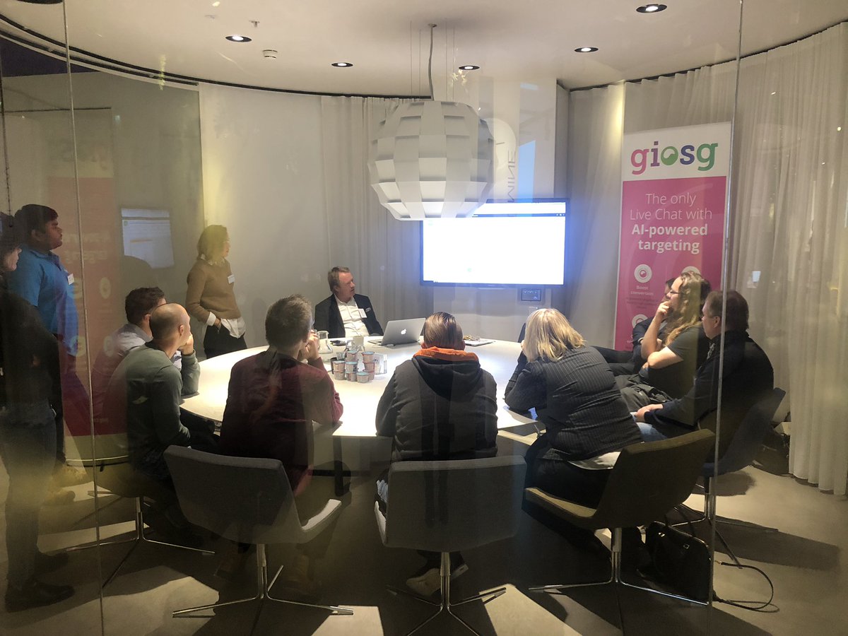 Efecte's tweet photo. Our partners from @giosgCom Sweden demoing multi-room chat, which is integrated to Efecte Self-service portal. #chat #selfserviceportal #efecte #simplicityasaservice https://t.co/n2eW4BxR56
