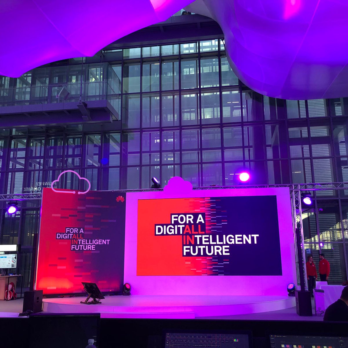 KLabsICT's tweet photo. #HuaweiEcoConnectEurope2018 K Labs presente!!! https://t.co/q7UQqPCmTR