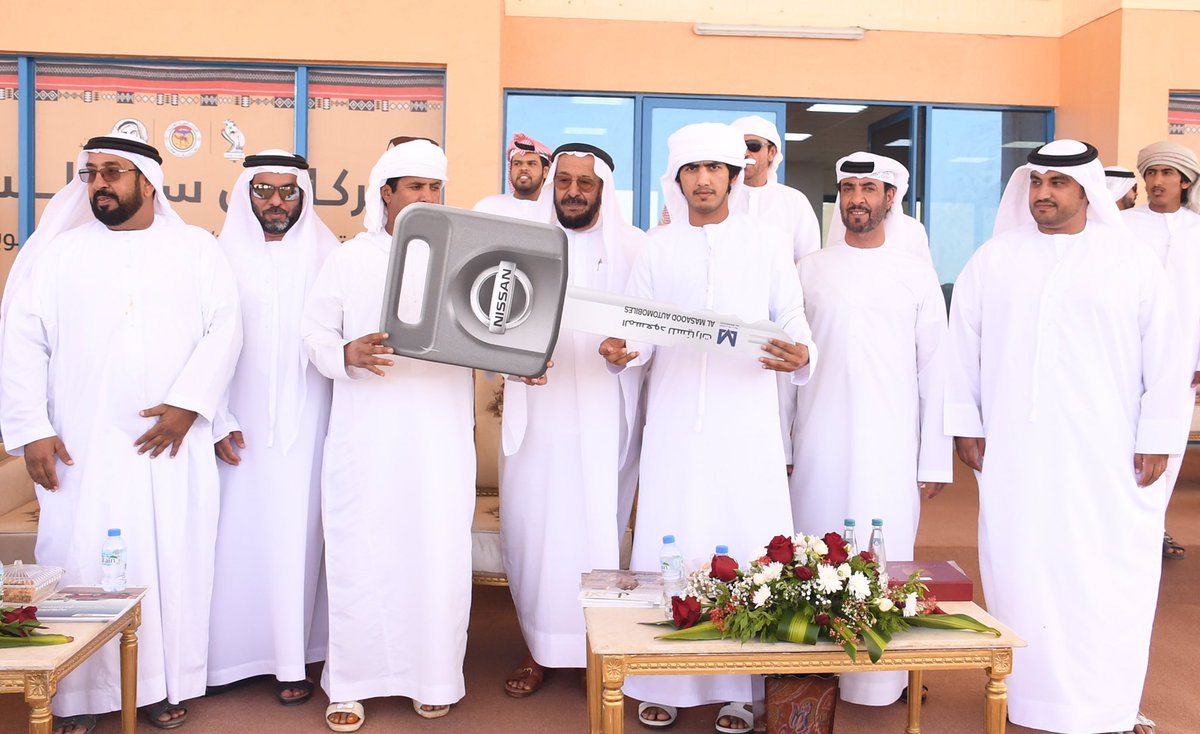 HHSultanBZayed's tweet photo. سلطان بن زايد يشهد ختام سباقات مركاض سيح الشط للهجن https://t.co/rVoejsJZU6