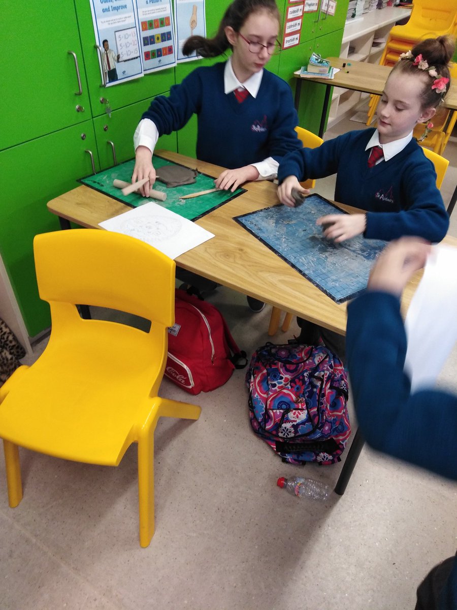 Msmythenclass's tweet photo. Creating our own aztec sun stones from clay. https://t.co/Ds6WG5411S
