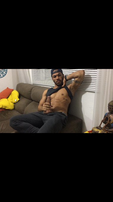 Good afternoon guys. So let's go feeling "hard"...
#bigdick #boy https://t.co/eGq4kdsxwX