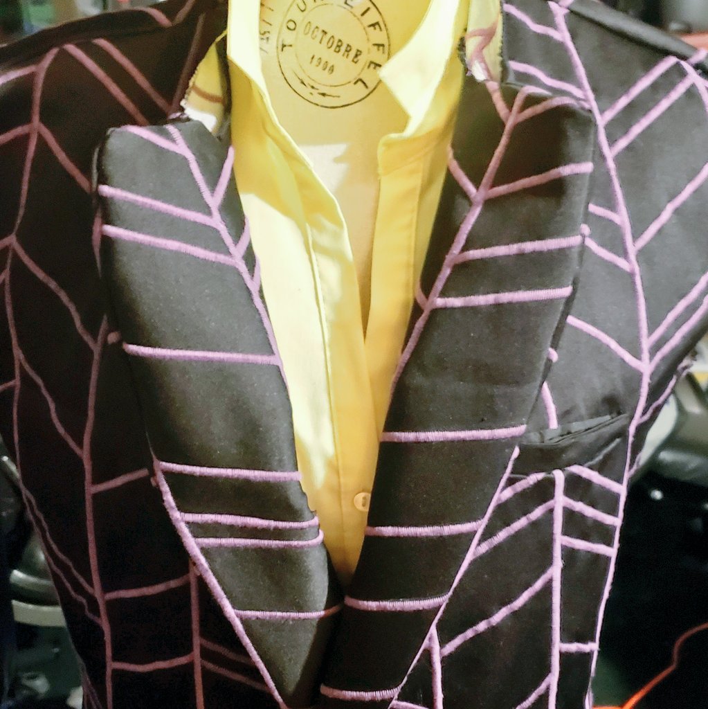 ArcadeAngels_'s tweet image. *six tries later, in my best Batman impression* Got it on the first try!!
#wip of the Prosciutto #suit I'm making for #daishocon next week. Can't wait!!

TailsMPH62
#cosplay #jjba #sewing #cosplayer #prosciutto #ventoaureo #jojos #jojo #jojosbizarreadventure #lasquadra