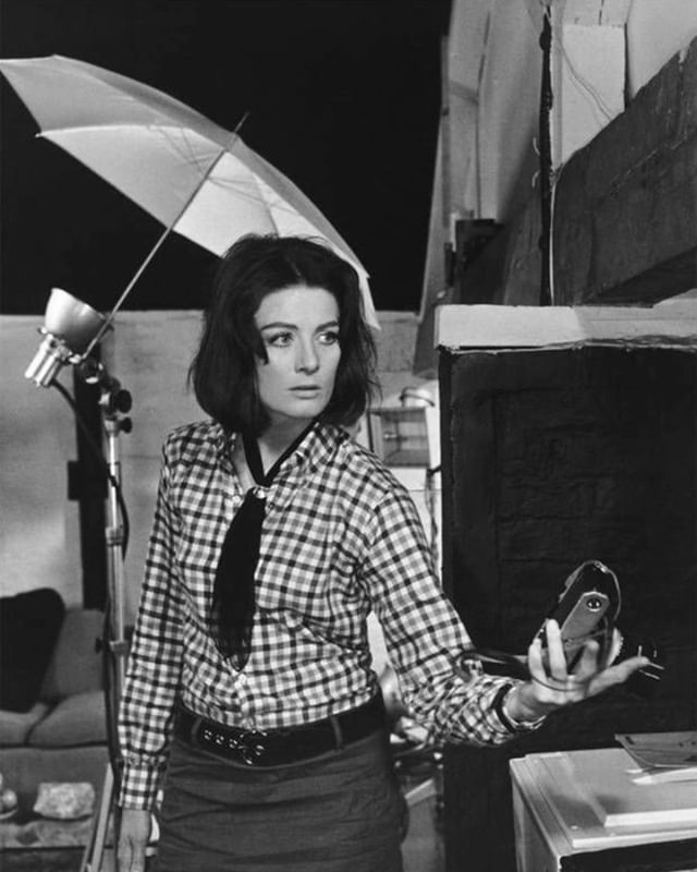groovyfamily1's tweet photo. #VanessaRedgrave #MichelangeloAntonioni #DavidBailey #HerbieHancock
#sixties #sixtiesmusic #sixtiesdesign #SixtiesEra #sixtiesmovie #sixtiesfashion
#modstyle #photography #photographed #photographer
#Blowup ( #1966 ) https://t.co/CP6gdzxJJP https://t.co/5HaRBuPOoP
