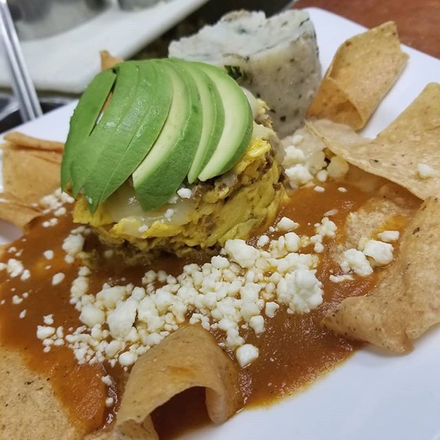 Good Morning! It's breakfast 🍳🥞 ⏰🕐 stop in for a fresh cup of hot coffee or a spicy bloody and this Huevos Rancheros!! .
.
.
.
.
.
#breakfast #neighborhoodspot #RoscoeVillage #forktomouth #chicagofoodscene #food #eat #quesofresca #tortilla