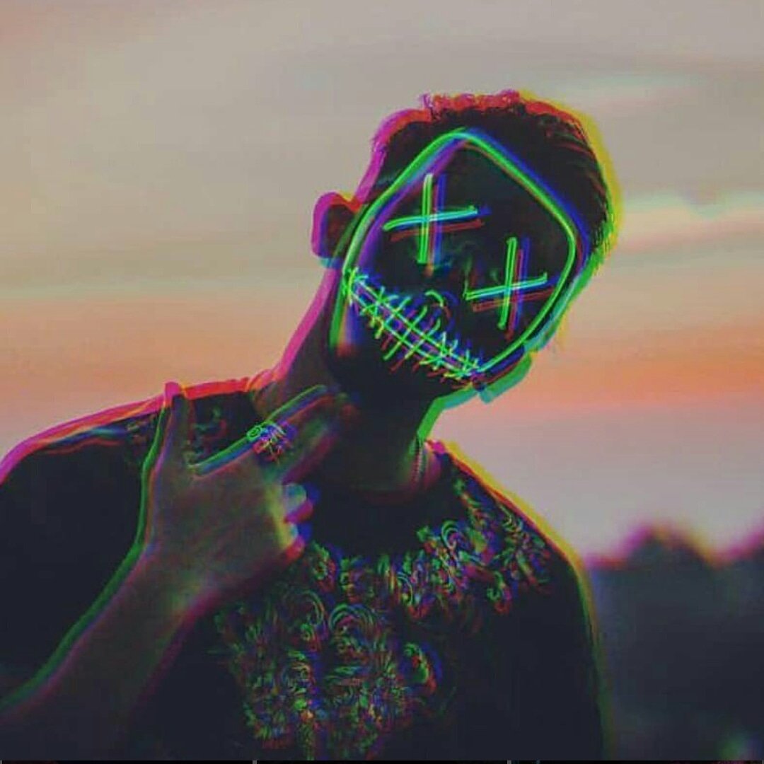 İsteyene Istediği Kadar Sevgi İstemeye Istemediği Kadar Acı Veririm...