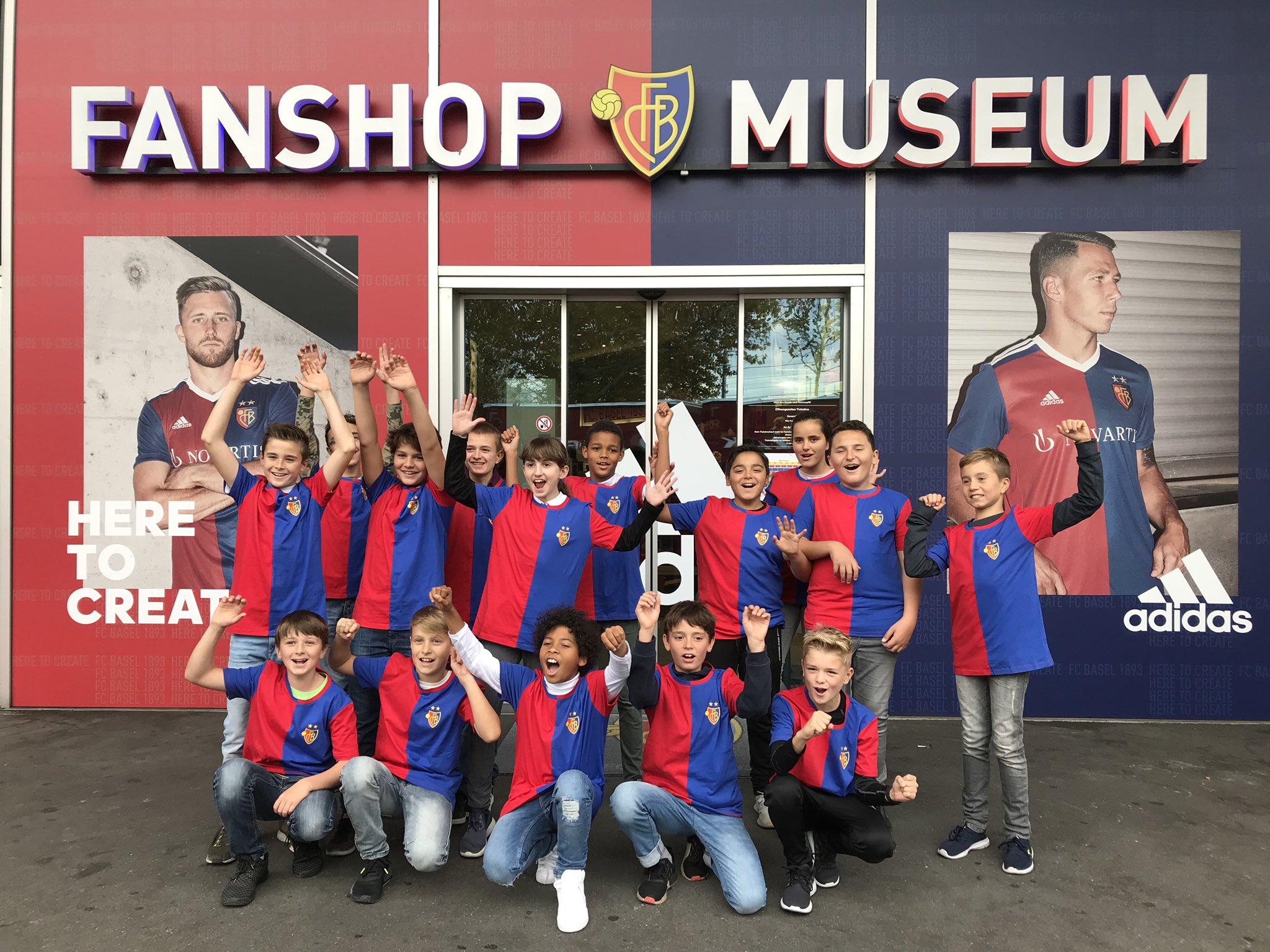 Fc Basel 1893 در توییتر Heute Ist Der Nationale Zukunftstag 15 Kinder Waren Heute Bei Uns Zu Gast Und Haben Unter Anderem Das Training Der Ersten Mannschaft Besucht Und Ihr