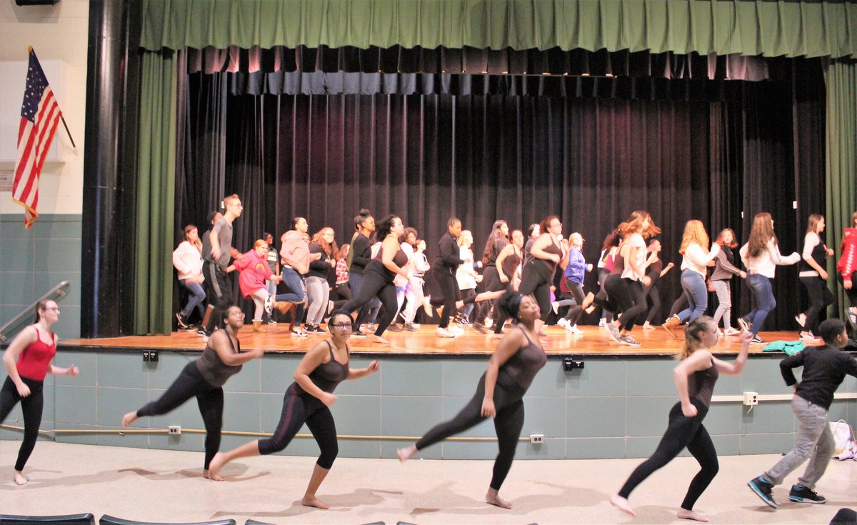lbennettband's tweet photo. Thank you @sweetsoundof @PatapscoPatriot dance!  What a wonderful opportunity to meet and dance with your company!  Fantastic performance! Bravo!  @BCPSDance @StemmersRunMS @SRMS_Principal @CraigTReed_PHS https://t.co/uIh0SXW1jh