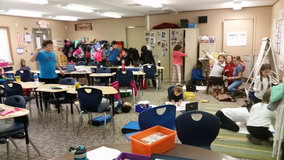 JulieNiebauer's tweet image. Working hard to prepare for our Veteran&apos;s Day assembly!