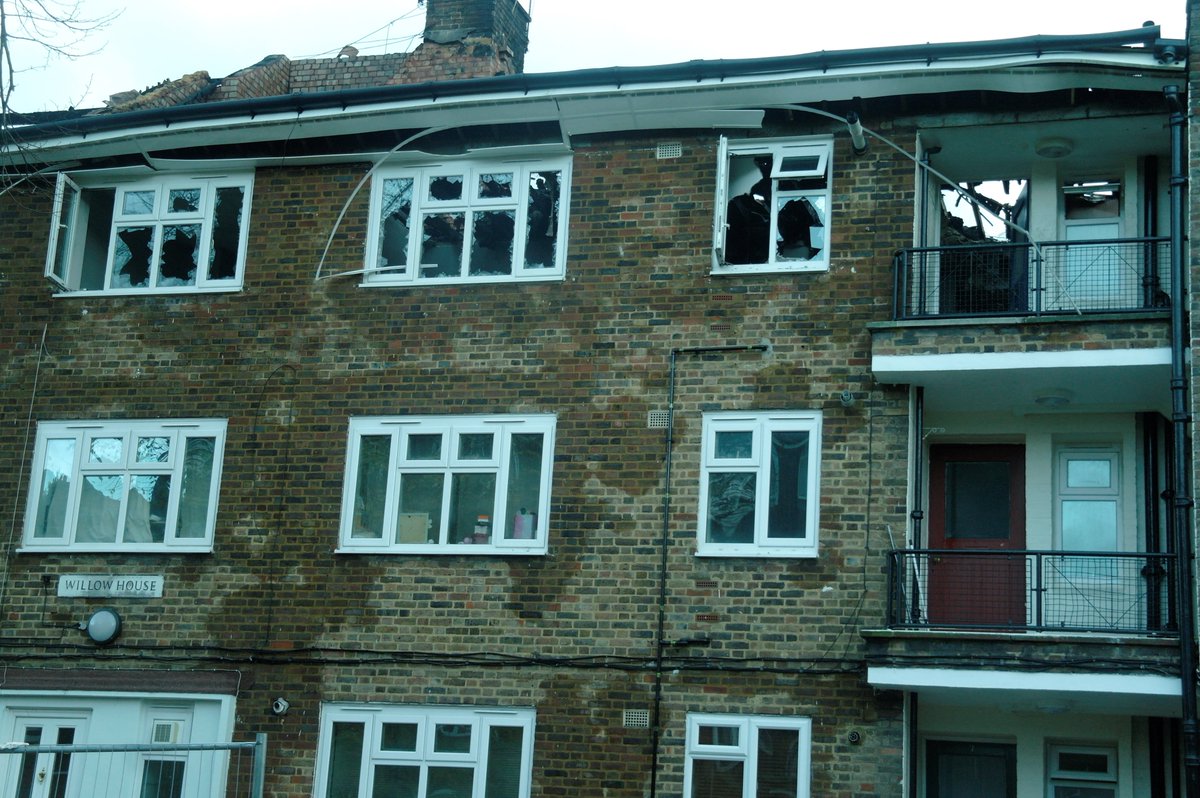 If you would like donate to support families impacted by the fire at the Grange please go to our Gofundme page with @CommUNITYBarnet Thank you #eastfinchley Please RT gofundme.com/grange-estate-…