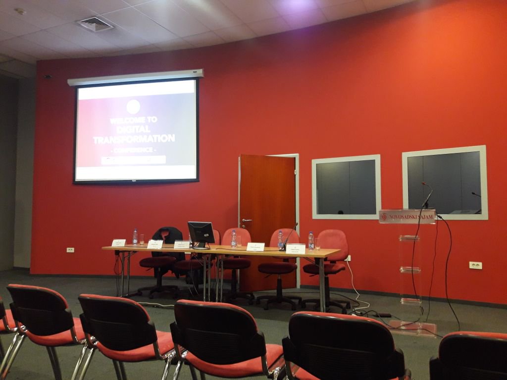 SaintDiCompany's tweet photo. U okviru ovogodišnjeg SEE IT SUMMIT posetili smo outsourcing panel gde je bilo reči o prednostima i manama outsourcinga, procesima razvoja softvera za klijente, i o mnogim drugim temama. https://t.co/flM7mpErOC
