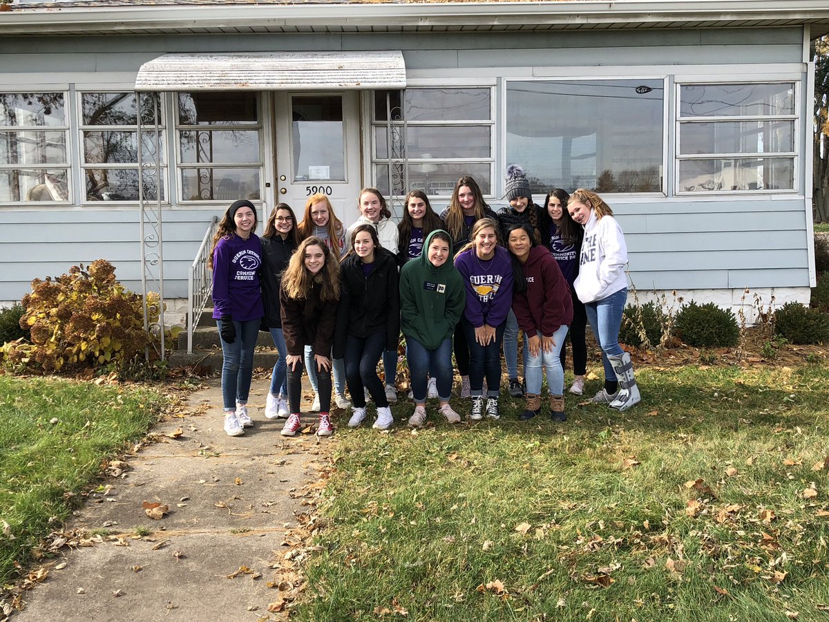 tagandhi's tweet photo. Happy hearts and tired bodies! Yard work at So Big Mountain House today! #gcserves #servewithlove https://t.co/Ke2c4VbgsP