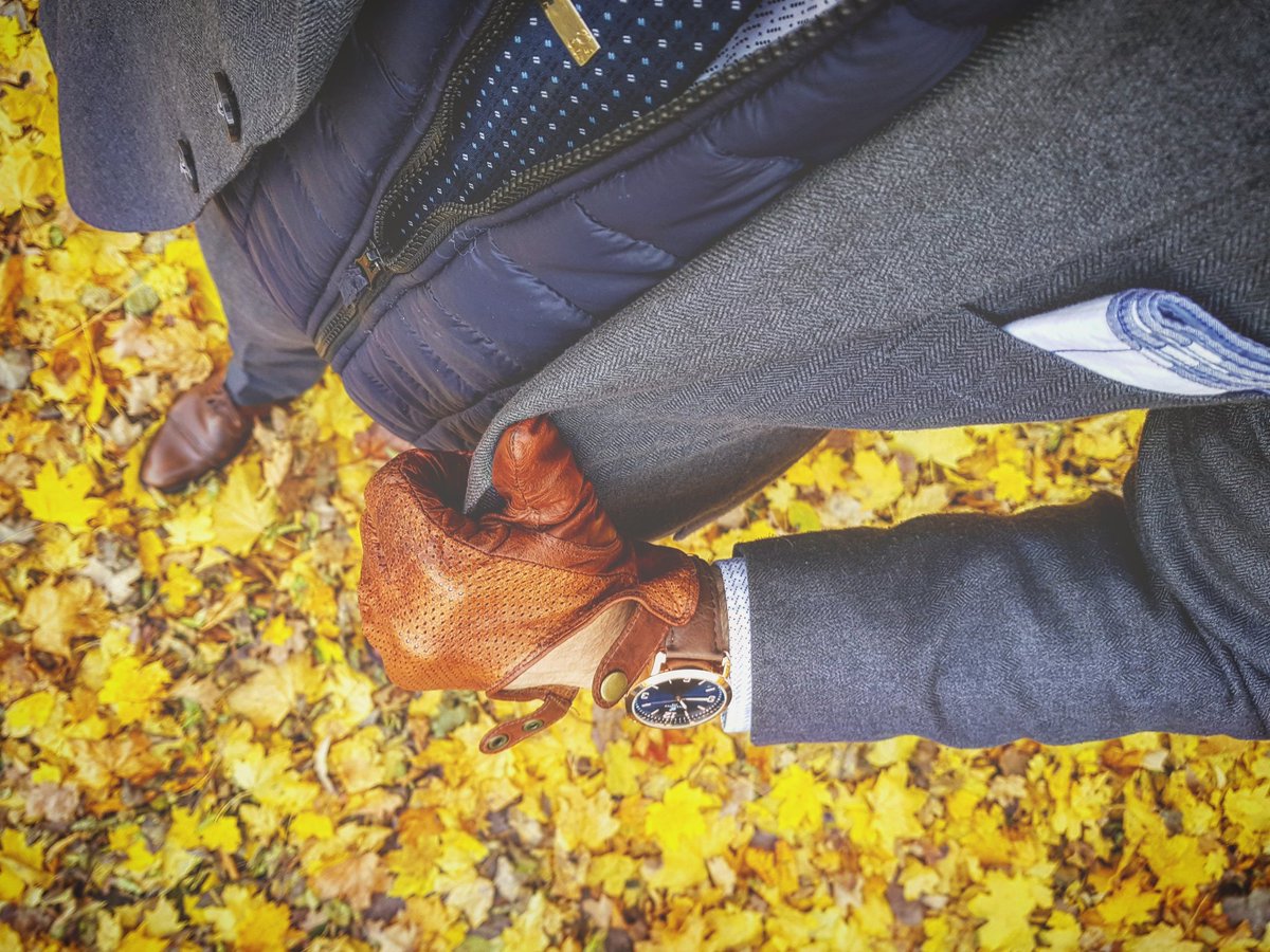 MenManner's tweet image. Fall temperatures bring fall colours, layers, and textures.

#layers #menswear #hamont