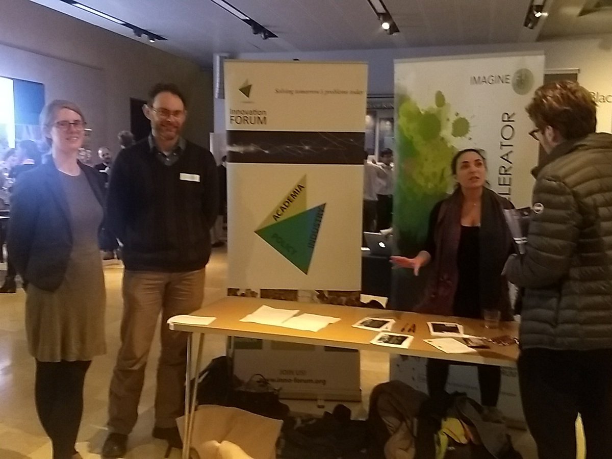 scriptamining's tweet image. Here at #StartedinOxford Demo Night chatting with @Innovation_F team! @MiraKassouf @enterprisingox