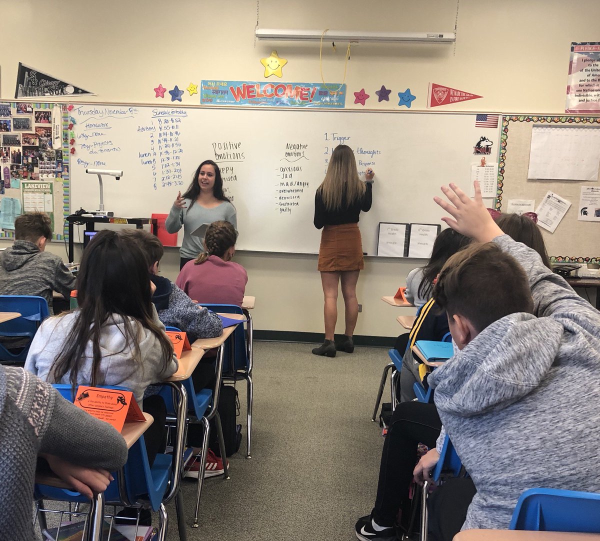 DGTLifeSkills's tweet photo. Sixth graders at Lakeview Junior High practice  👏CLAPS👏 to end conflict with our peer-led teachers @CCSD66 #conflictmanagement #keepcalmandCLAPS https://t.co/TVTTUGaI7W