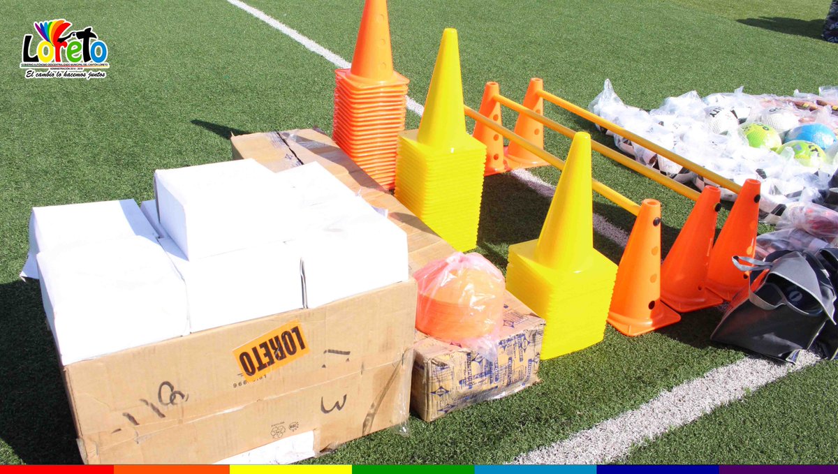 Autoridades del <a href="/GADMLoreto/">GAD Loreto</a> entregaron equipamiento e indumentaria a la Liga Deportiva Barrial Nueva Generación, Proyección 2000 y Liga Deportiva Cantonal de Loreto, para fortalecer actividades deportivas y recreativas dentro del cantón.