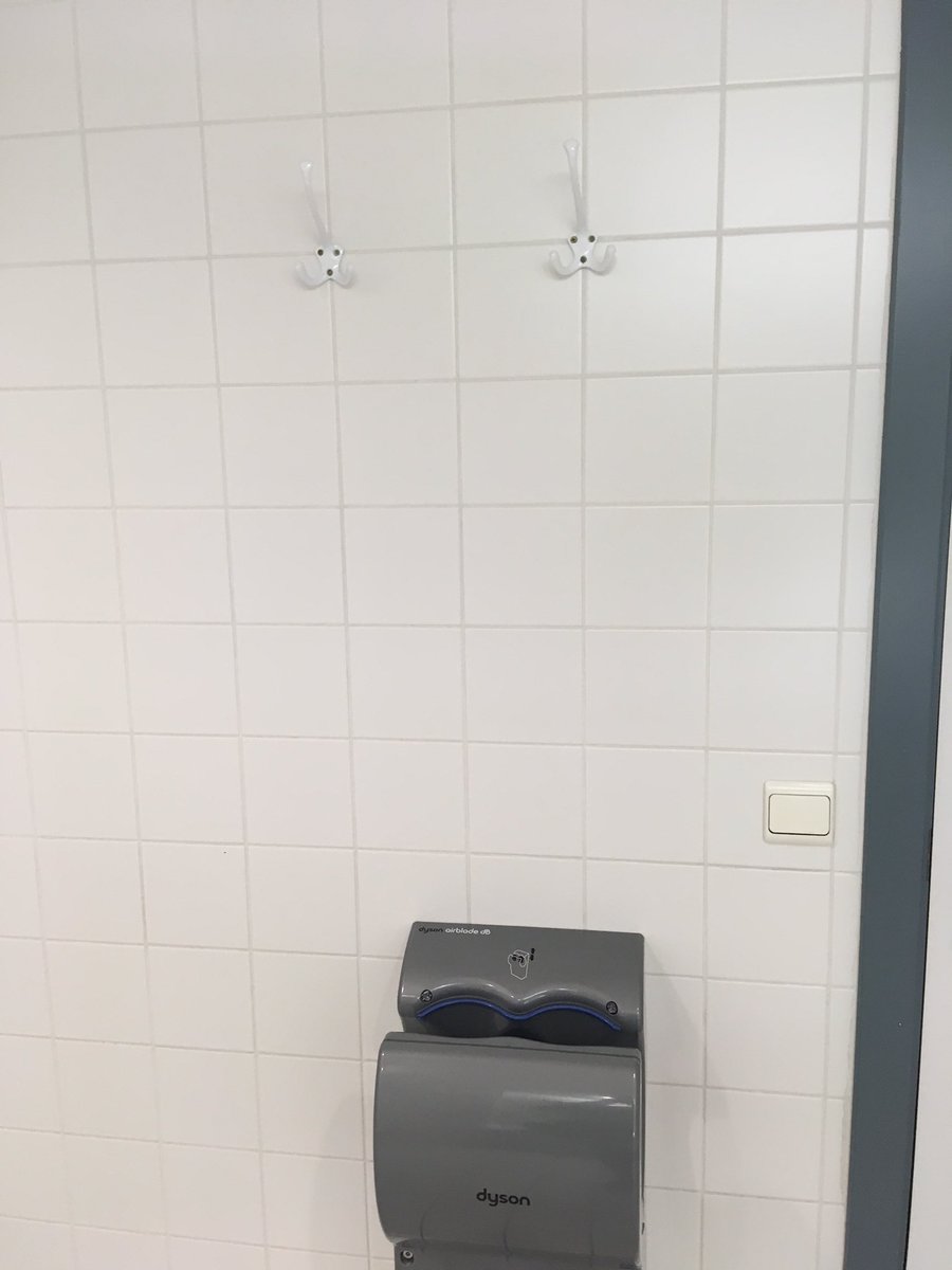 DeisNadia's tweet photo. Spotted a #belgiumsolution at the @EU_CoR at #EuroPCom 🤷♀️ https://t.co/Xji5GTAa2i