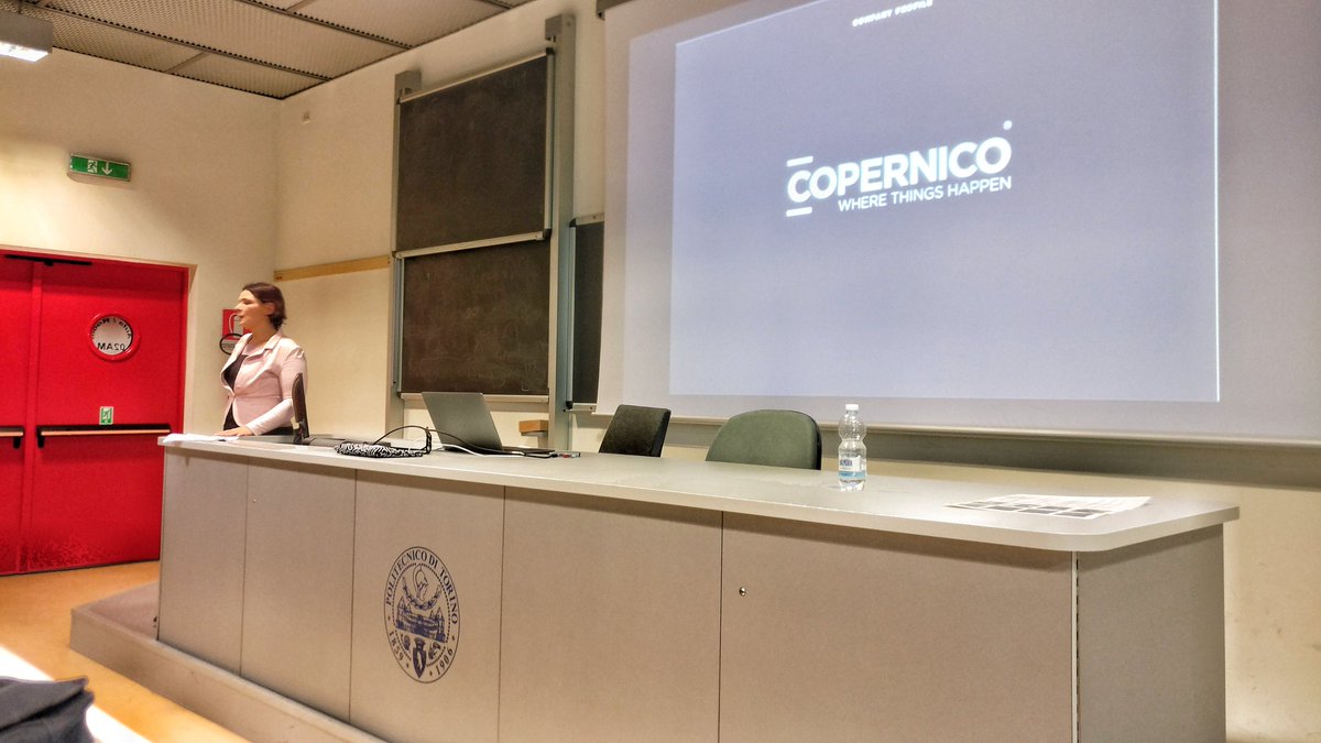 Chiude la giornata del #IDD18 <a href="/carlettab/">Carla Bertuzzi</a> di <a href="/CopernicoWork/">Copernico</a> che ci racconta il nuovo mondo del lavoro dagli spazi alle relazioni fino ai nuovi bisogni degli innovatori #designvalue #spaziinnovativi