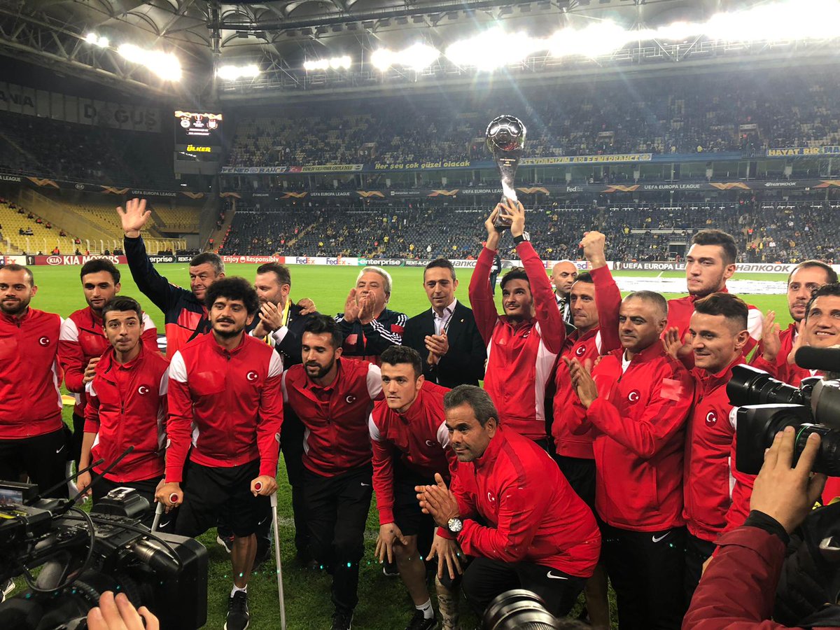 Başkanımız, Dünya ikincisi Ampute Futbol Milli Takımımızla birlikte 🇹🇷