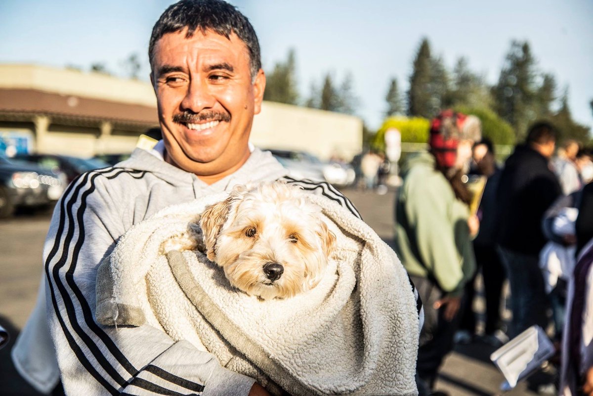 CWOB's tweet photo. Access to care saves lives! In the past 12 months, we have helped 6,624 animals through our low or no cost community wellness clinics on both sides of the border. Compassion in action. #veterinarycare #animalsinneed #helptheoneswhoneed #CWOB https://t.co/u3hLDBSX6p