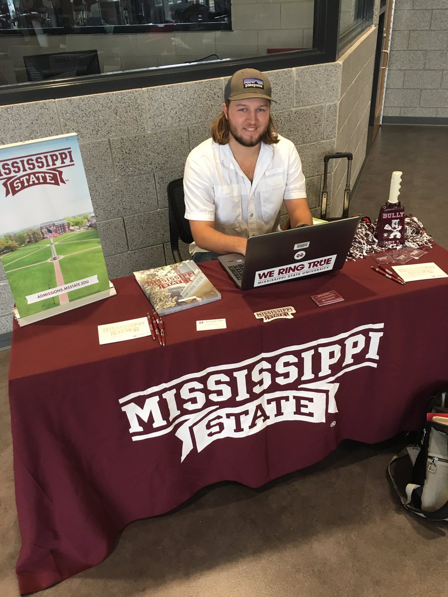 Thank you <a href="/MDCC/">Mississippi Delta</a> for a great visit this morning! Love it when students want to apply on the spot! Can't wait for JT to be on campus in the fall! #hailstate