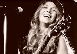 Happy birthday to Rickie Lee Jones. 