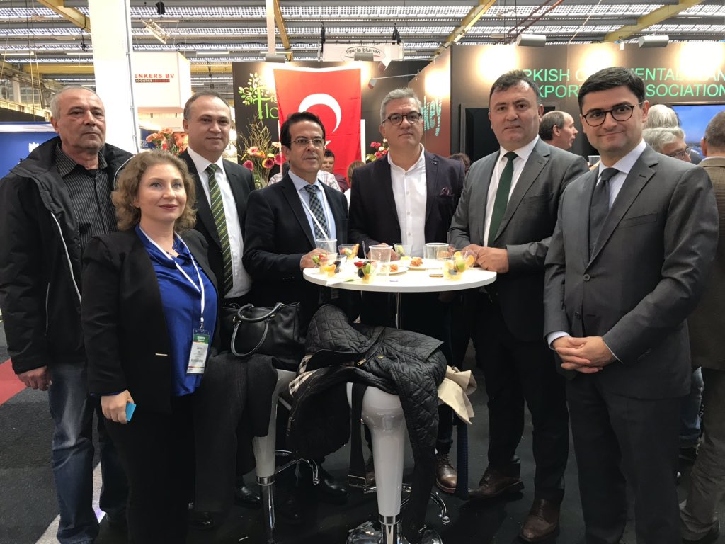 alicandir's tweet photo. Turkish Flower Group #TFG Standımızda Amsterdam Başkonsolosumuz Sayın Engin Arıkan’ı ağırladık #TurkishFlower https://t.co/qwNjgaIuDQ