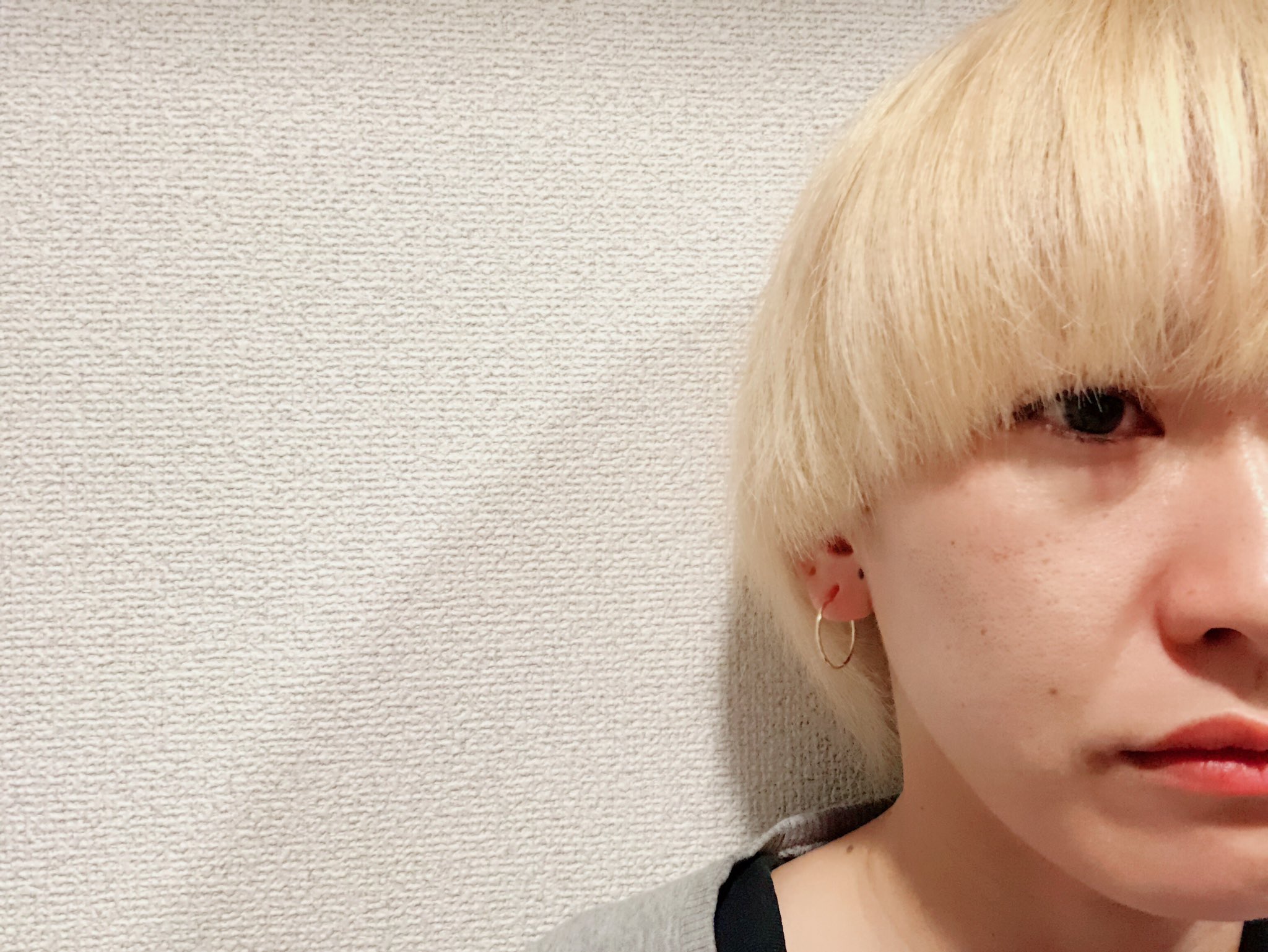 Ari それから2ヶ月 伸びました はい 眠 Hairstyle Hair Haircolor 金髪 ヤンキー 伸びました マッシュ Mashroom Mash やる気無い顔 寝る2秒前 もしくは 起きて5秒後 Zzz 髪型 髪 ヘアスタイル ヘアカラー ブリーチ T Co