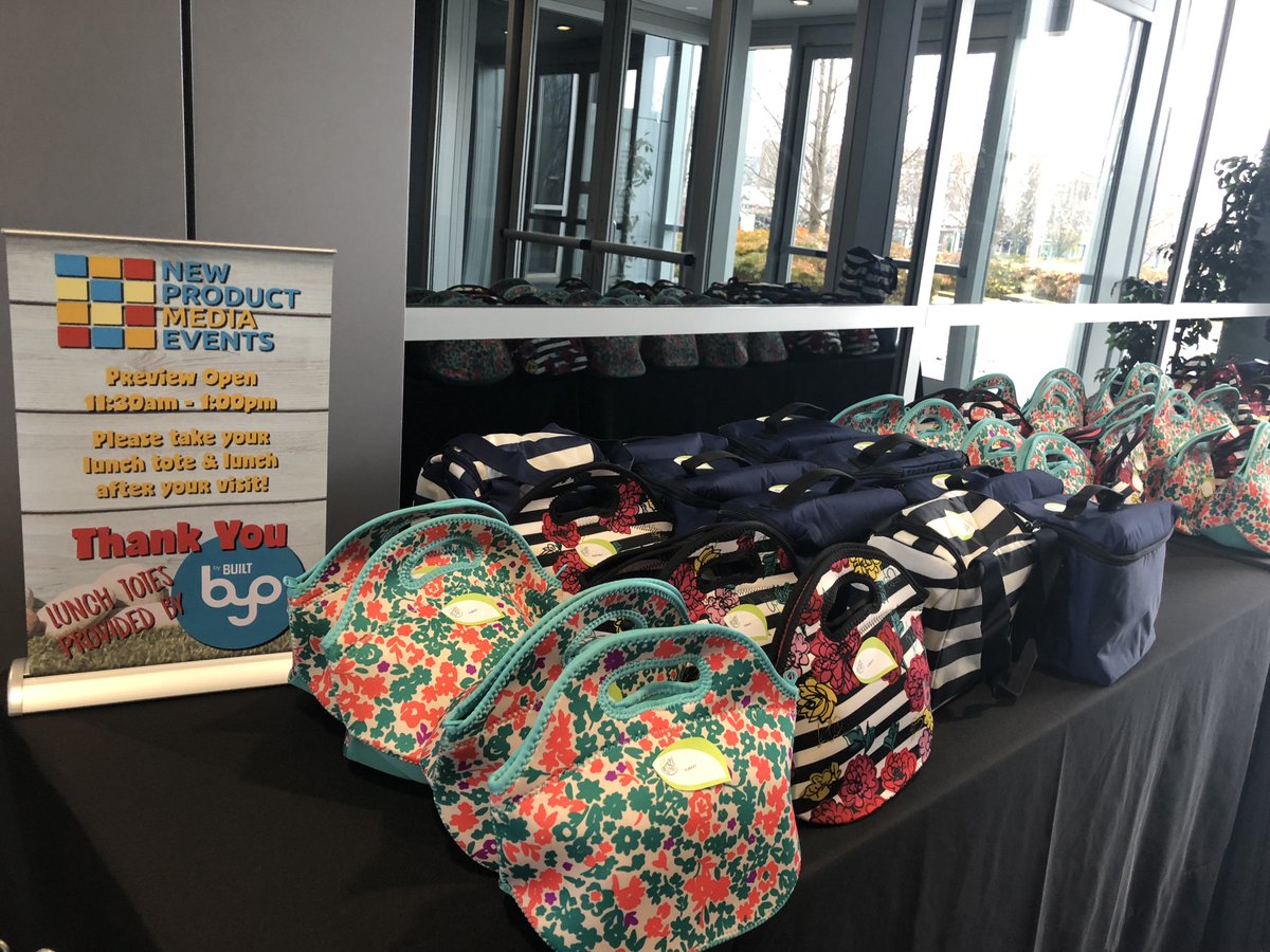 NPEMediaEvents's tweet photo. Thank you to @BuiltNY for providing these adorable lunch totes to the editorial staff at @MeredithCorp during our Home, Garden & Food Media Event today! #Face2FacePR https://t.co/F69nAo8awa