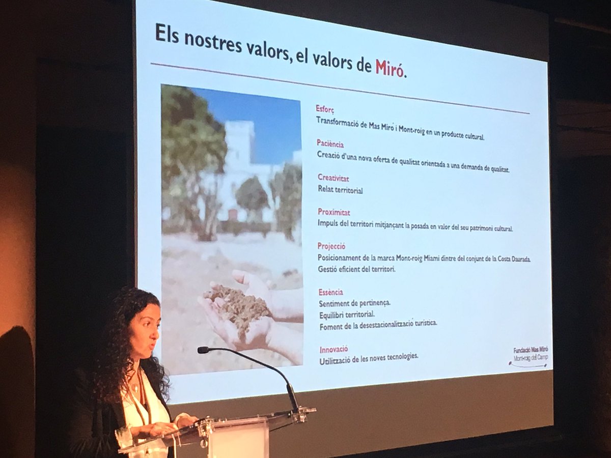 albertsierra_re's tweet photo. “Nosaltres no hem creat un discurs, hem interioritzat el de Joan Miró”: esforç, paciència, creativitat, proximitat, projecció, essència, innovació. Treball FAN-TAS-TIC de @FundacioMasMiro i presentació plena de passió i clarividència d @elenajuncosa Un 10. #JPC18 https://t.co/XnQogd8Zl5